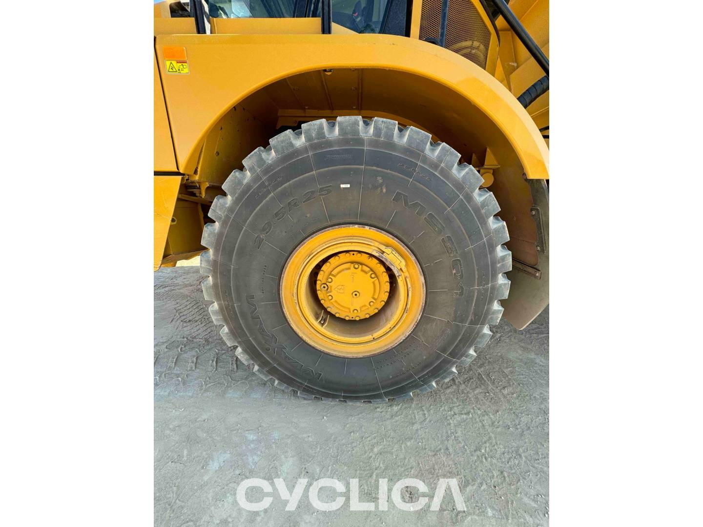 Dumpers e caminhões articulados  745 3T603188 - 21