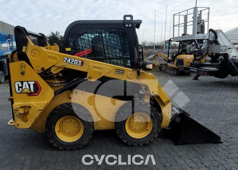 Skid steers  242D3 ME600618 - 1