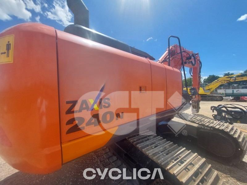 Escavadora de rastos  ZX240 5YL00700### - 4