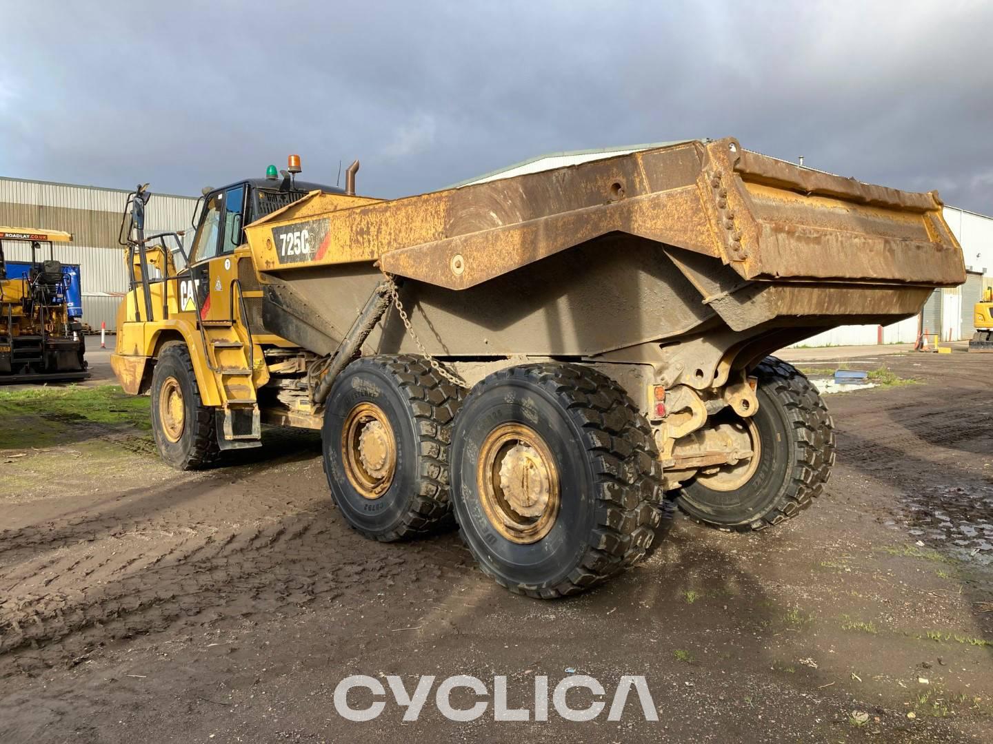 Dumpers e caminhões articulados  725C2 2T300413 - 4