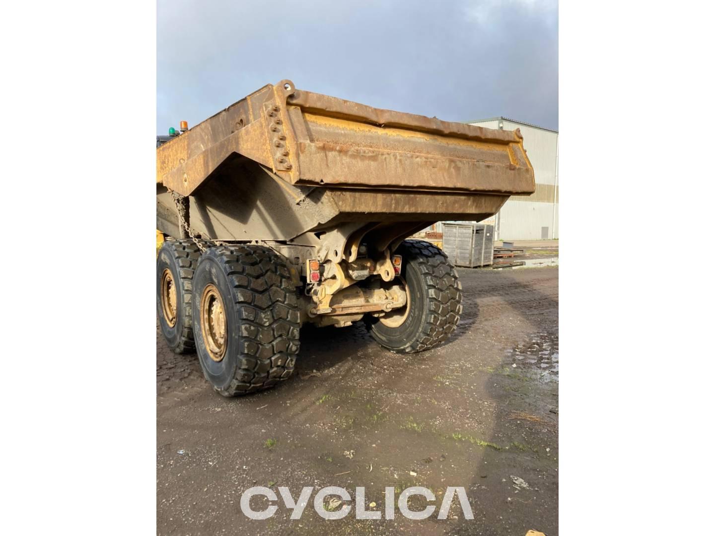 Dumpers e caminhões articulados  725C2 2T300413 - 11