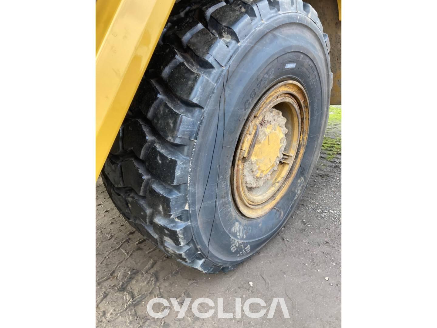 Dumpers e caminhões articulados  725C2 2T300413 - 19