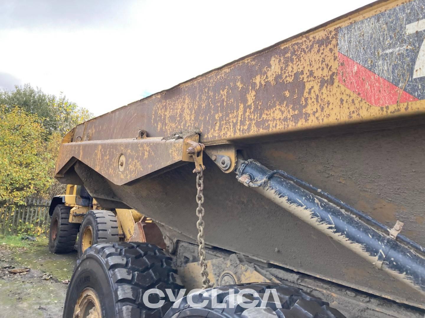 Dumpers e caminhões articulados  725C2 2T300413 - 29