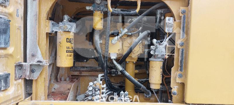 Escavadora de rastos  352F KBP00259 - 17