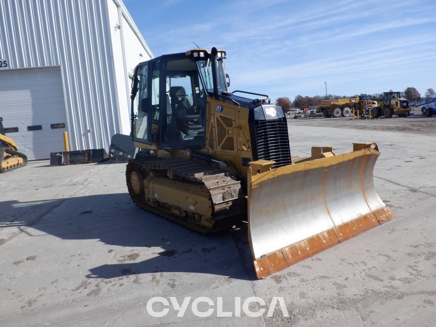 Bulldozers and crawler tractors  D3-12 XKW04632 - 8