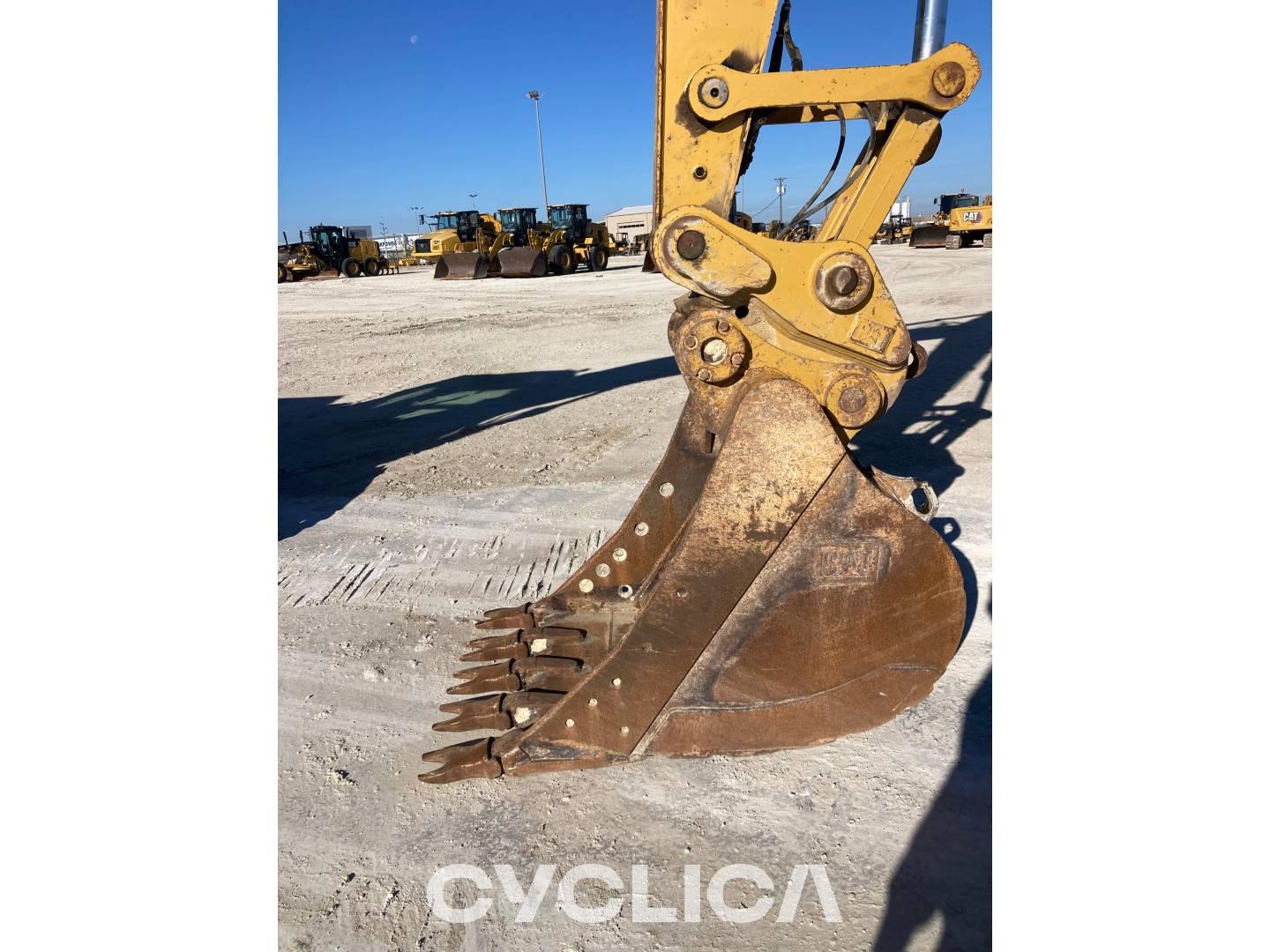 Crawler excavators  320-07 HEX20257 - 10