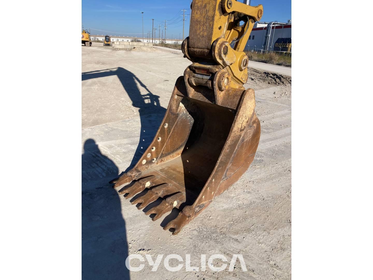 Crawler excavators  320-07 HEX20257 - 11