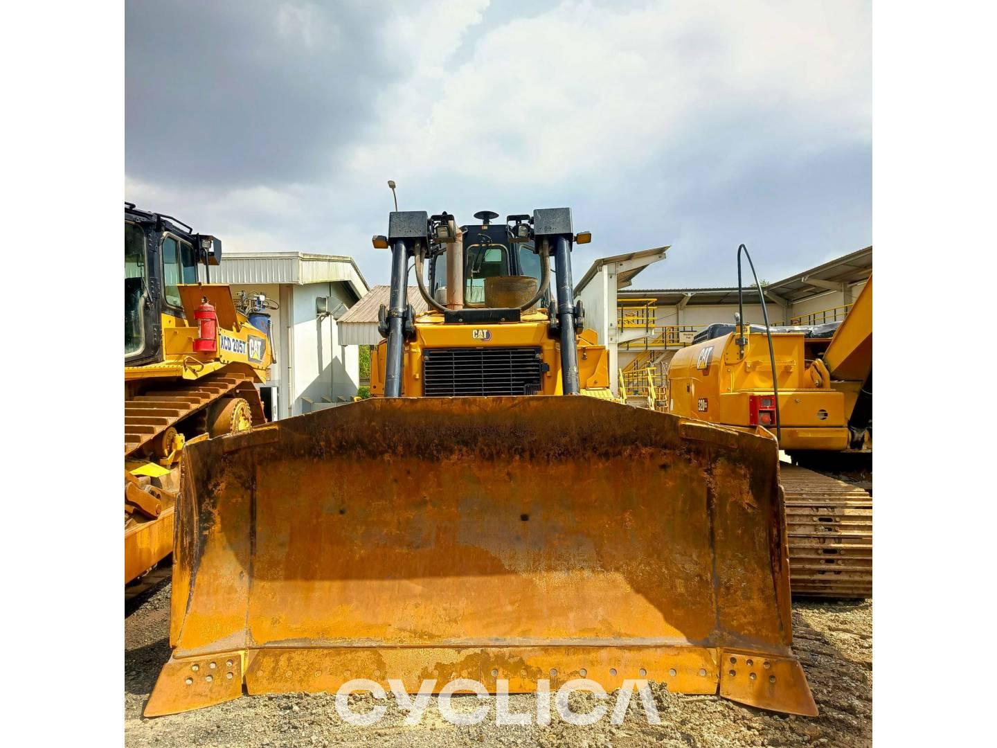 Bulldozers and crawler tractors  D6GC XPC00574 - 4