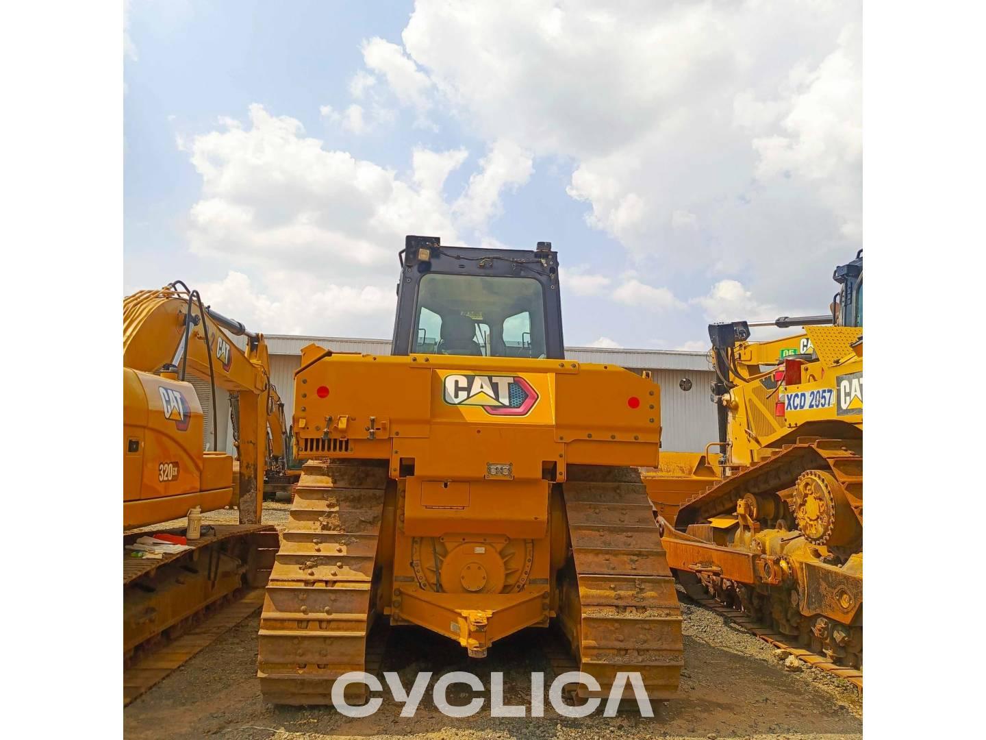 Bulldozers and crawler tractors  D6GC XPC00574 - 5