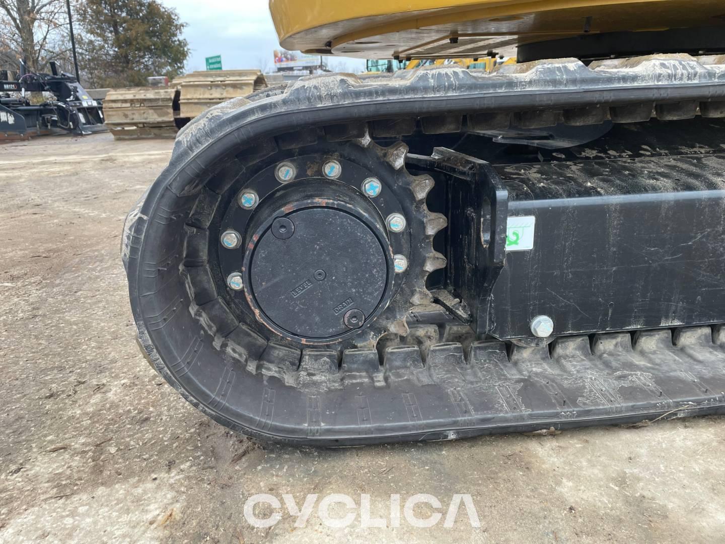 Crawler excavators  305 5G505717 - 18