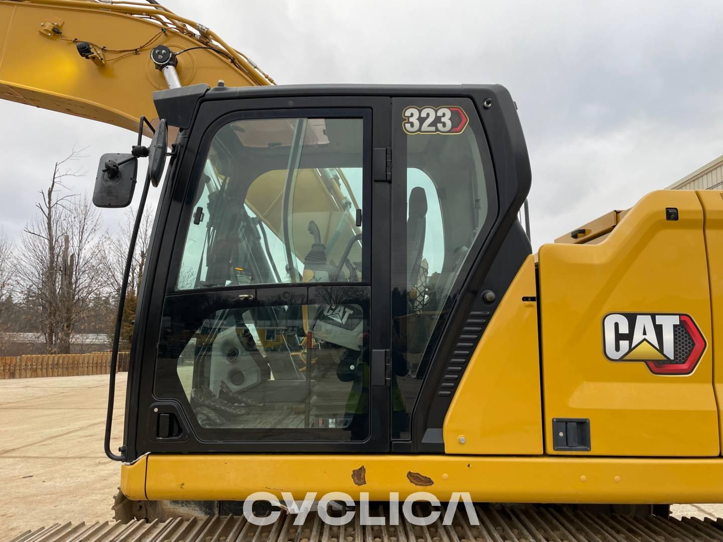 Crawler excavators  323 NDL10589 - 18