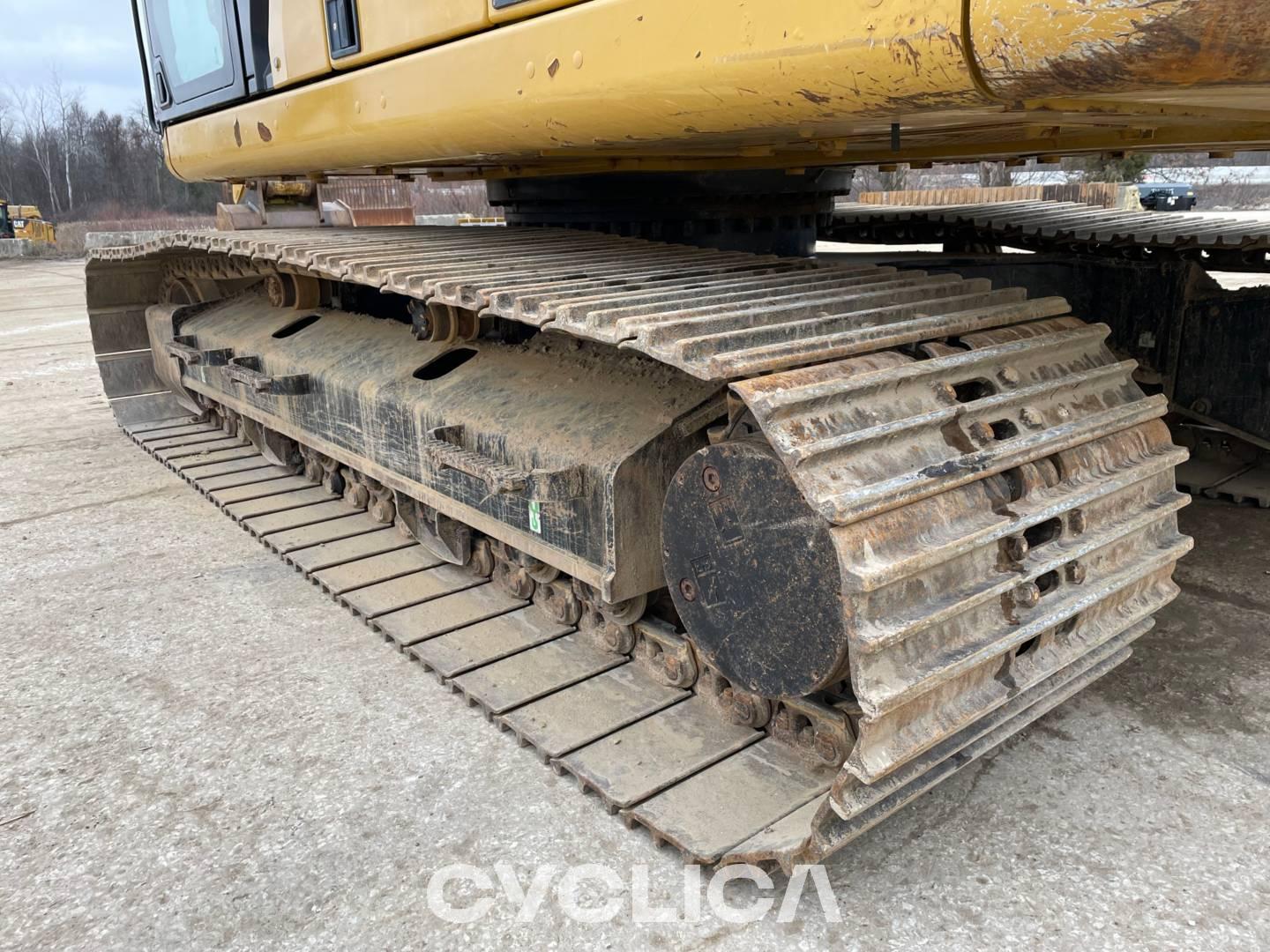 Crawler excavators  323 NDL10589 - 25