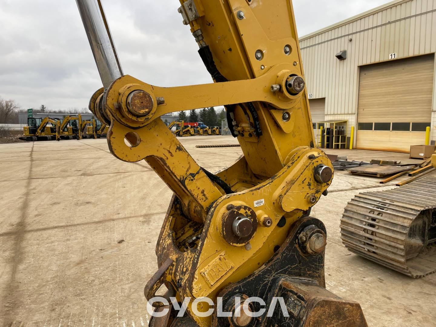 Crawler excavators  323 NDL10589 - 14