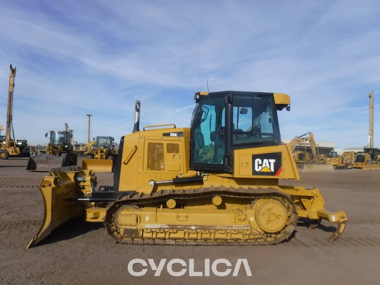 Bulldozers and crawler tractors  D6K2XL MGM03018 - 12