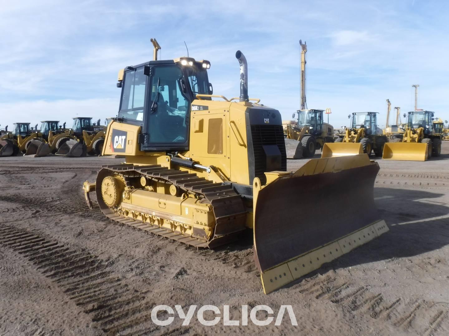 Bulldozers and crawler tractors  D6K2XL MGM03018 - 14