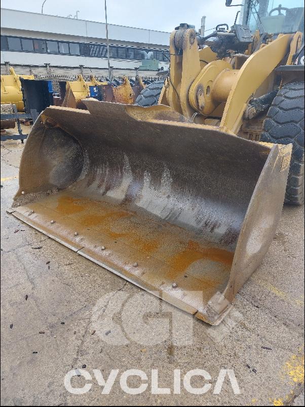 Wheel loaders  950GC M5T00### - 10