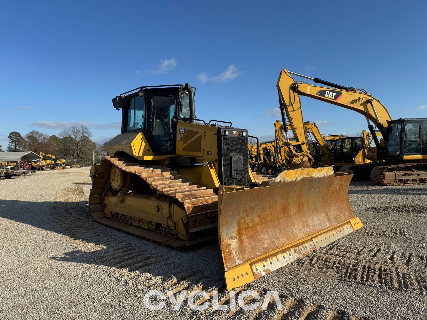 Bulldozers e tratores de rastos  D517VP Z6A02049 - 3