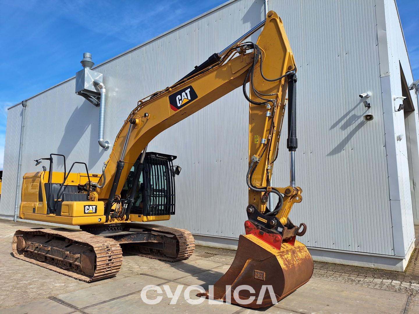 Crawler excavators  320 HEX01661 - 3