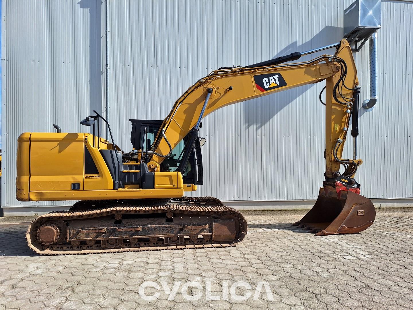 Crawler excavators  320 HEX01661 - 2