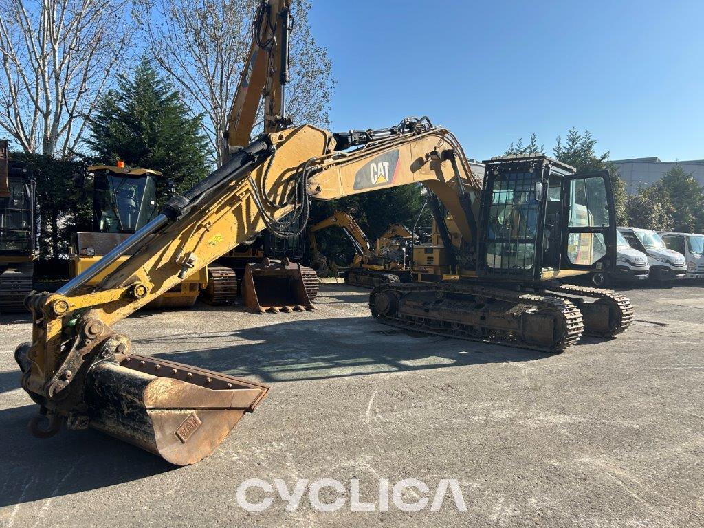 Crawler excavators  318F HCP10033 - 1