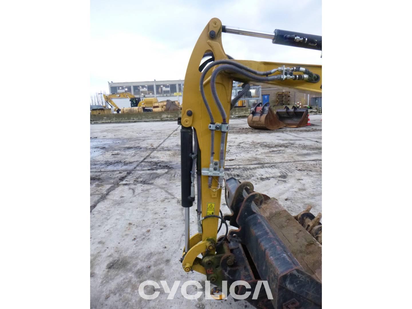 Crawler excavators  302-05CR RHM00768 - 16