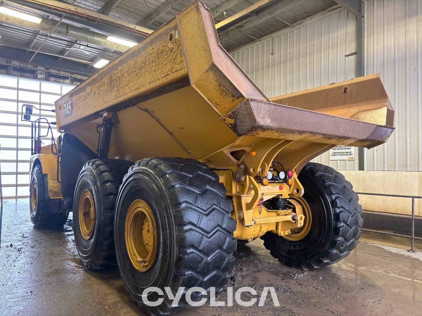 Dumpers e caminhões articulados  745 04A 3T602900 - 4