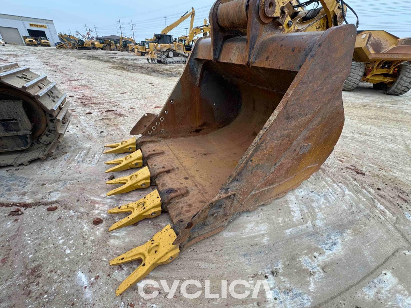 Crawler excavators  374-07 TNX00205 - 21