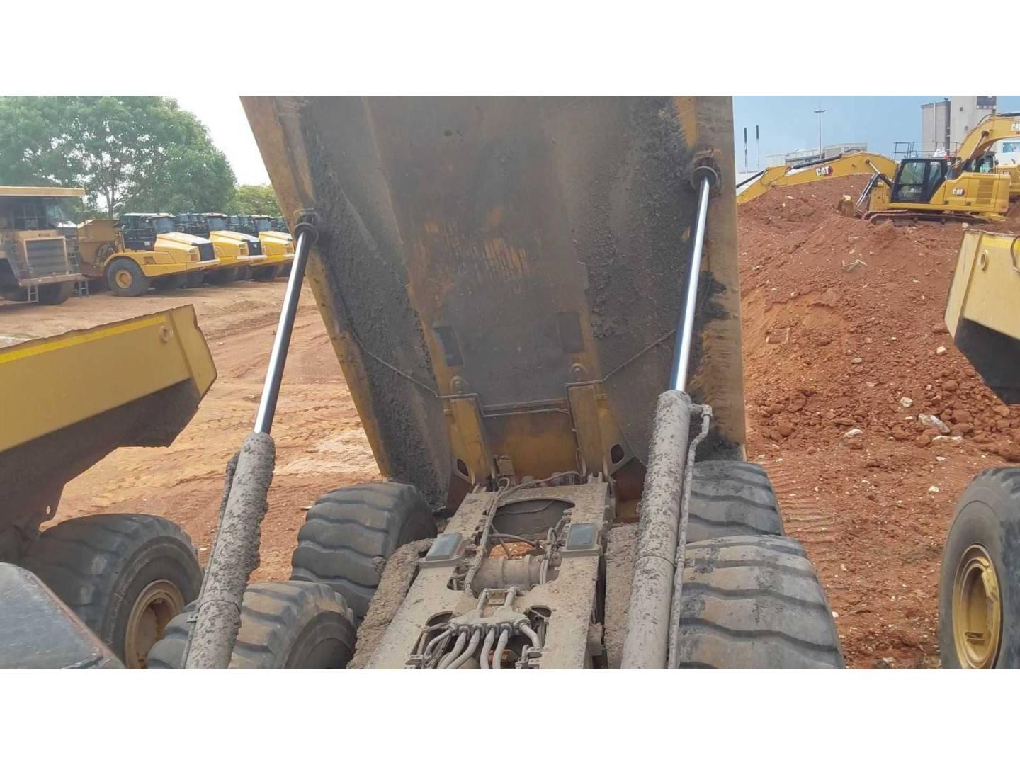 Dumpers e caminhões articulados  745 3F605638 - 15