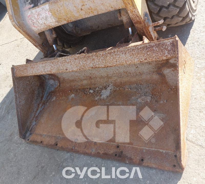 Skid steers  242B BXM00865 - 7