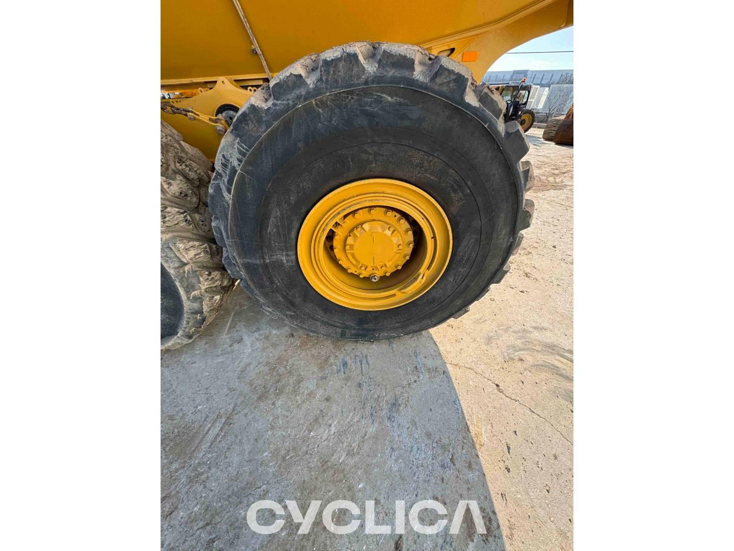 Dumpers e caminhões articulados  725 3T900931 - 23