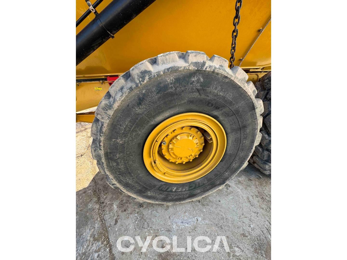 Dumpers y camiones articulados  725 3T900931 - 24