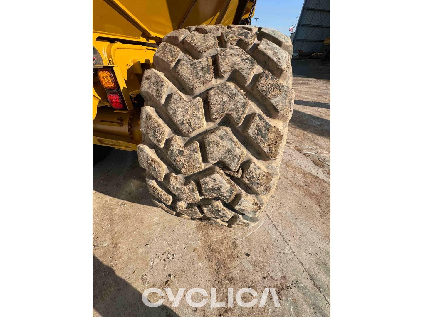 Dumpers y camiones articulados  725 3T900931 - 25