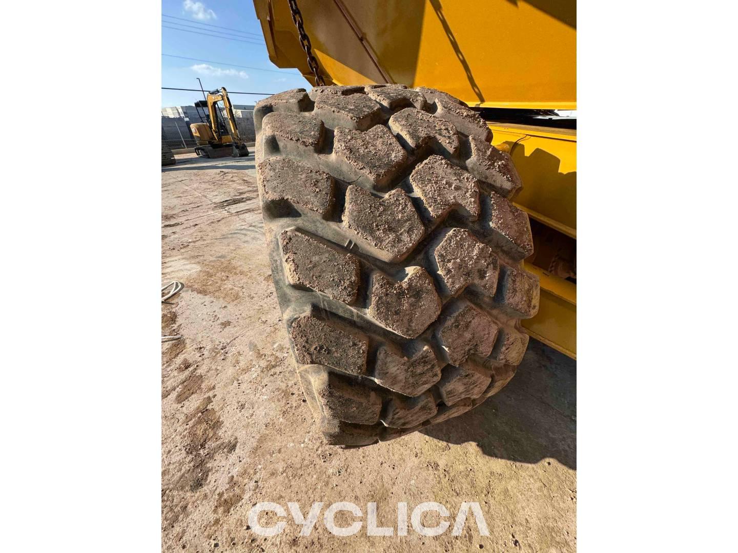 Dumpers y camiones articulados  725 3T900931 - 27