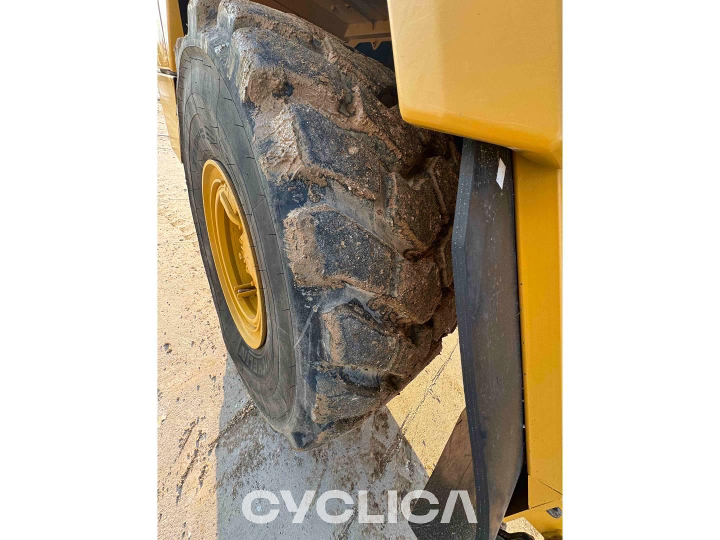 Dumpers e caminhões articulados  725-04 3T900959 - 22