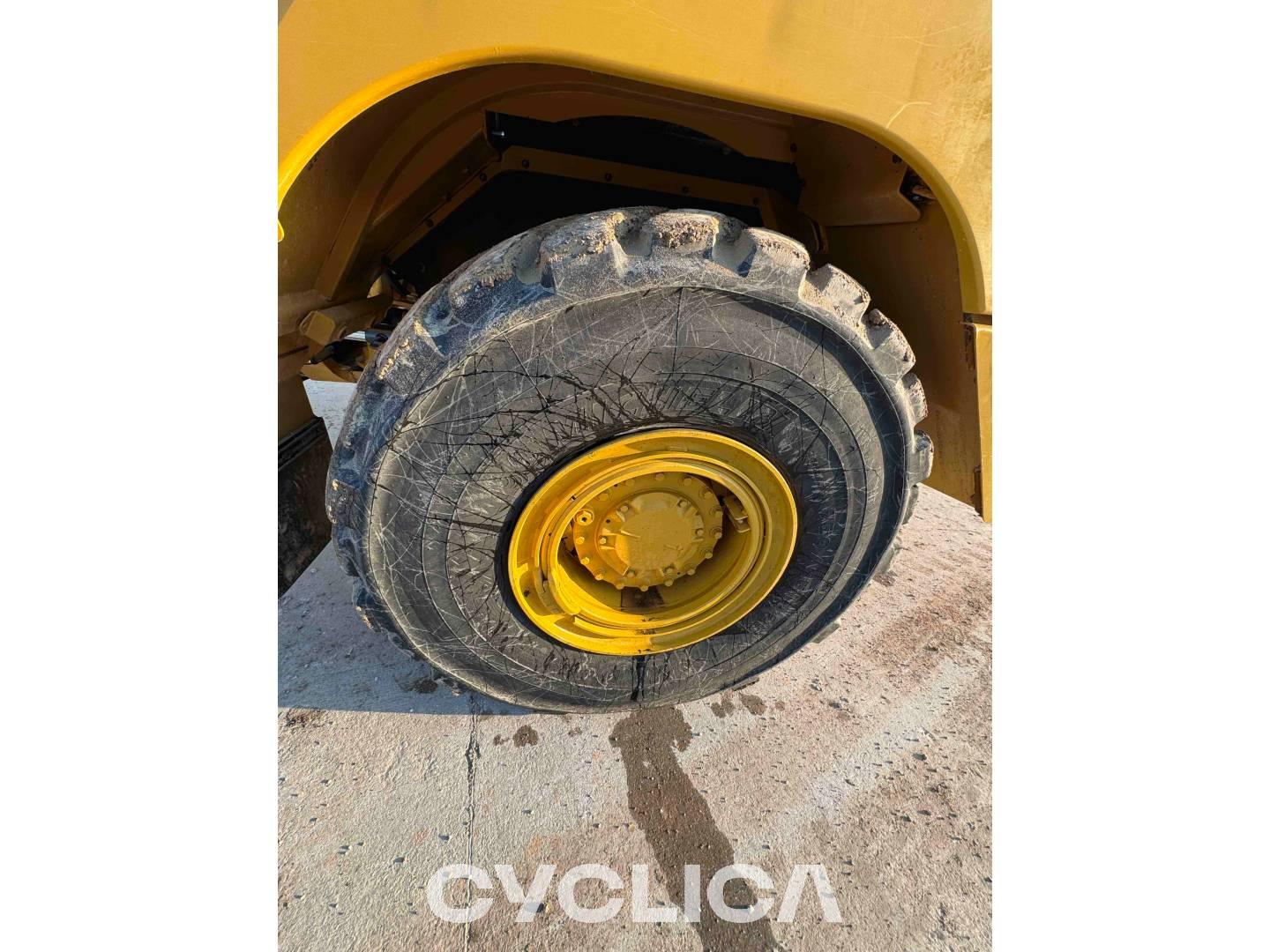 Dumpers y camiones articulados  725-04 3T900959 - 23