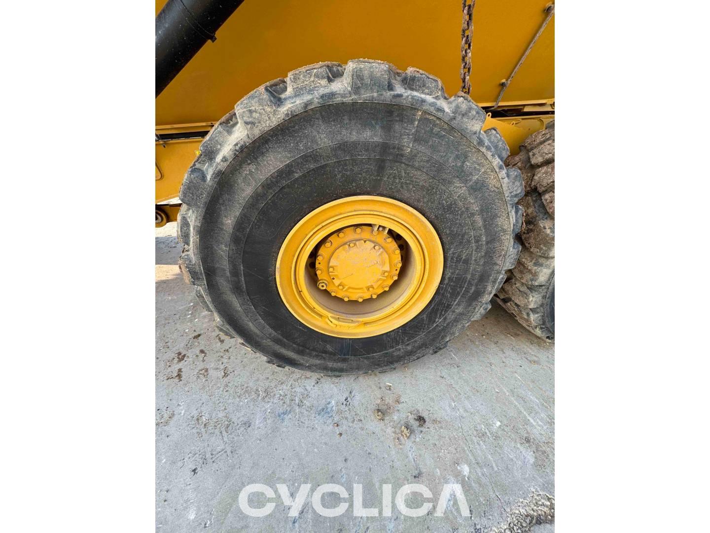 Dumpers e caminhões articulados  725-04 3T900959 - 24