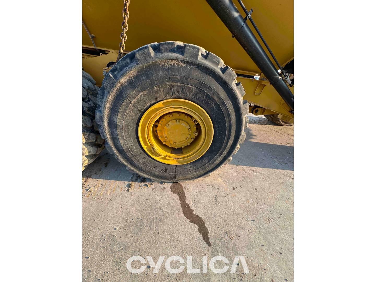 Dumpers y camiones articulados  725-04 3T900959 - 25