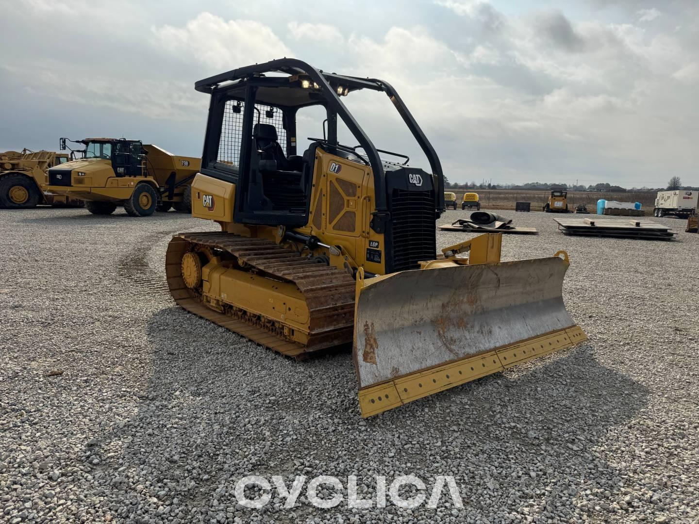 Bulldozers et tracteurs à chenilles  D1-12LGP XKL04410 - 3