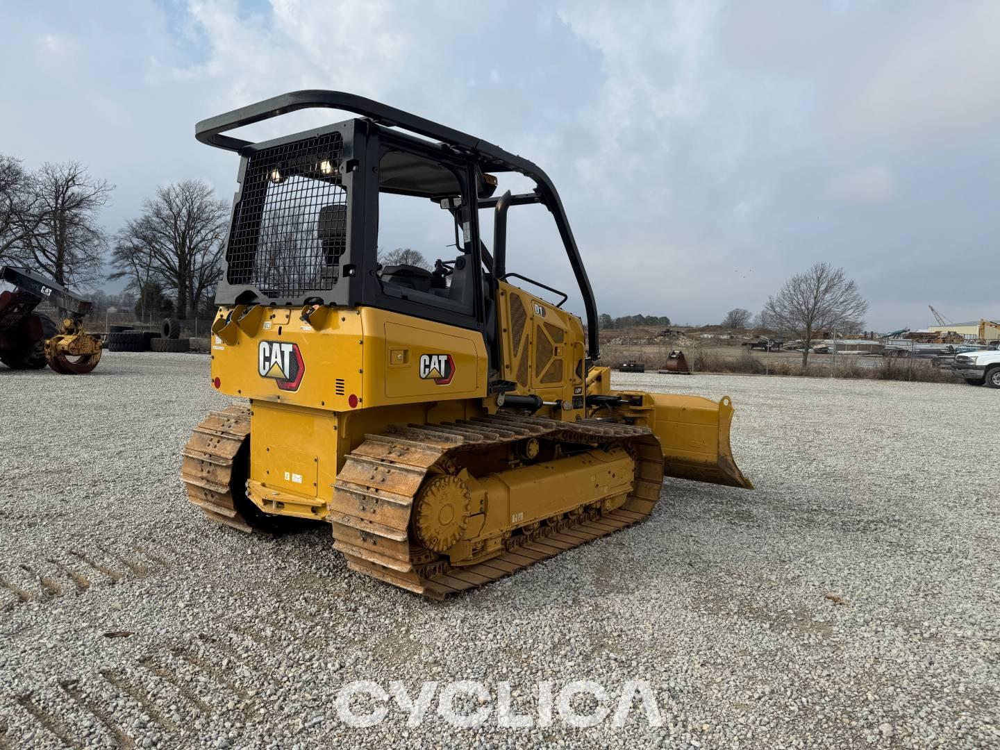 Bulldozers et tracteurs à chenilles  D1-12LGP XKL04410 - 4