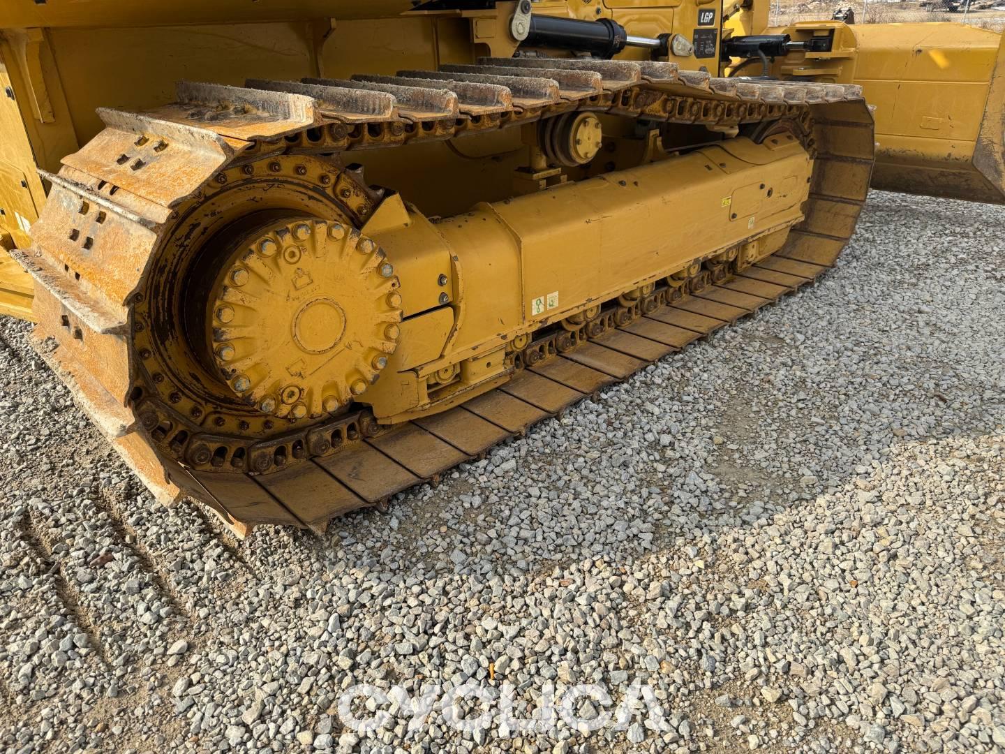 Bulldozers and crawler tractors  D1-12LGP XKL04410 - 16