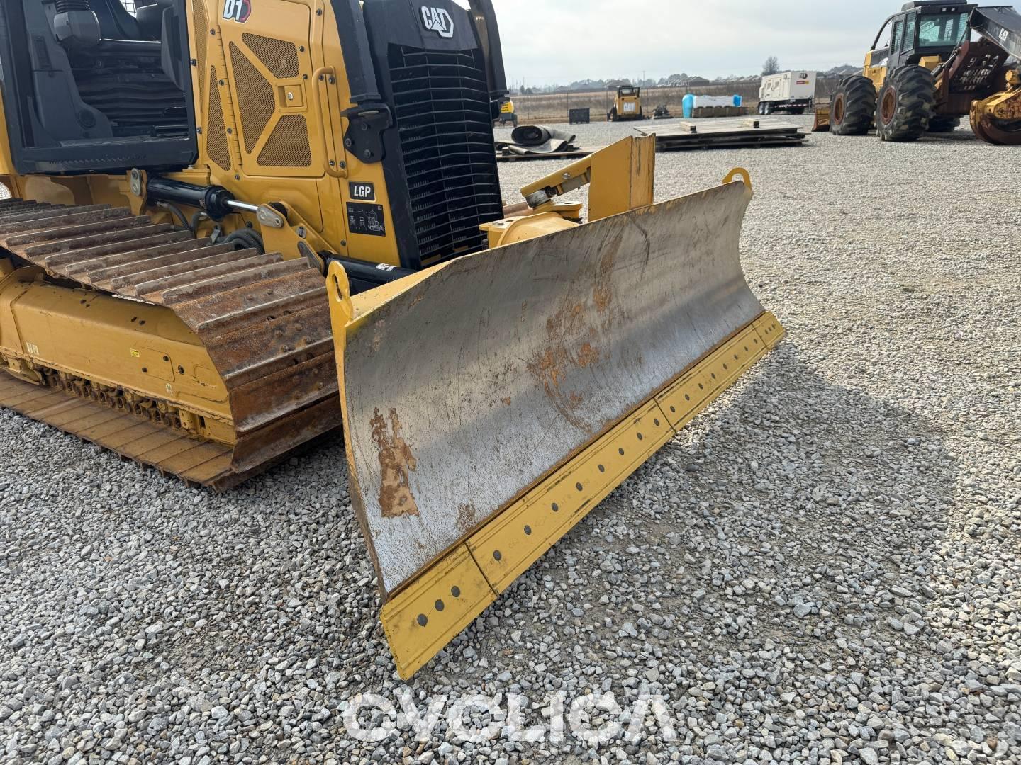 Bulldozers and crawler tractors  D1-12LGP XKL04410 - 20